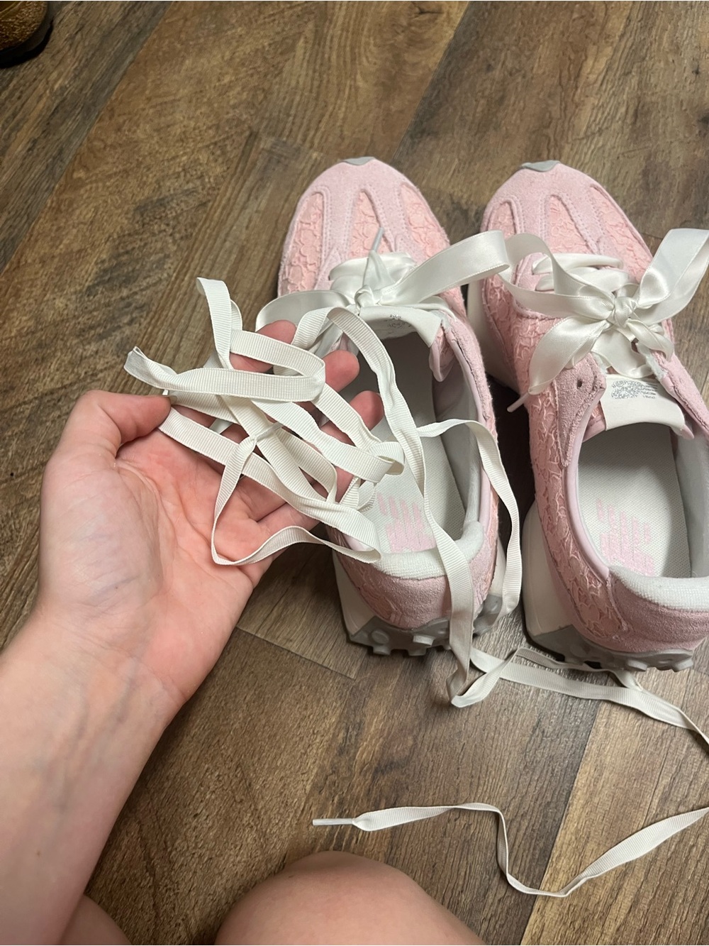 Pink lace new balance - Picture 7 of 7